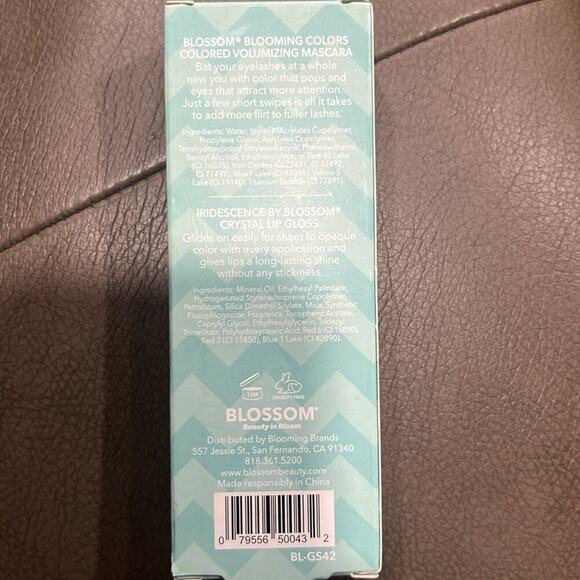 Blossom colored mascara and crystal lip gloss - Picture 3 of 4